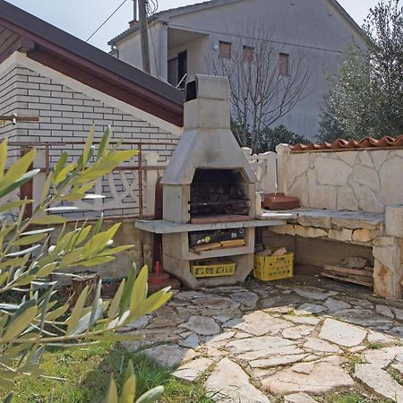 Awesome Apartment In Fazana With Wifi Dış mekan fotoğraf