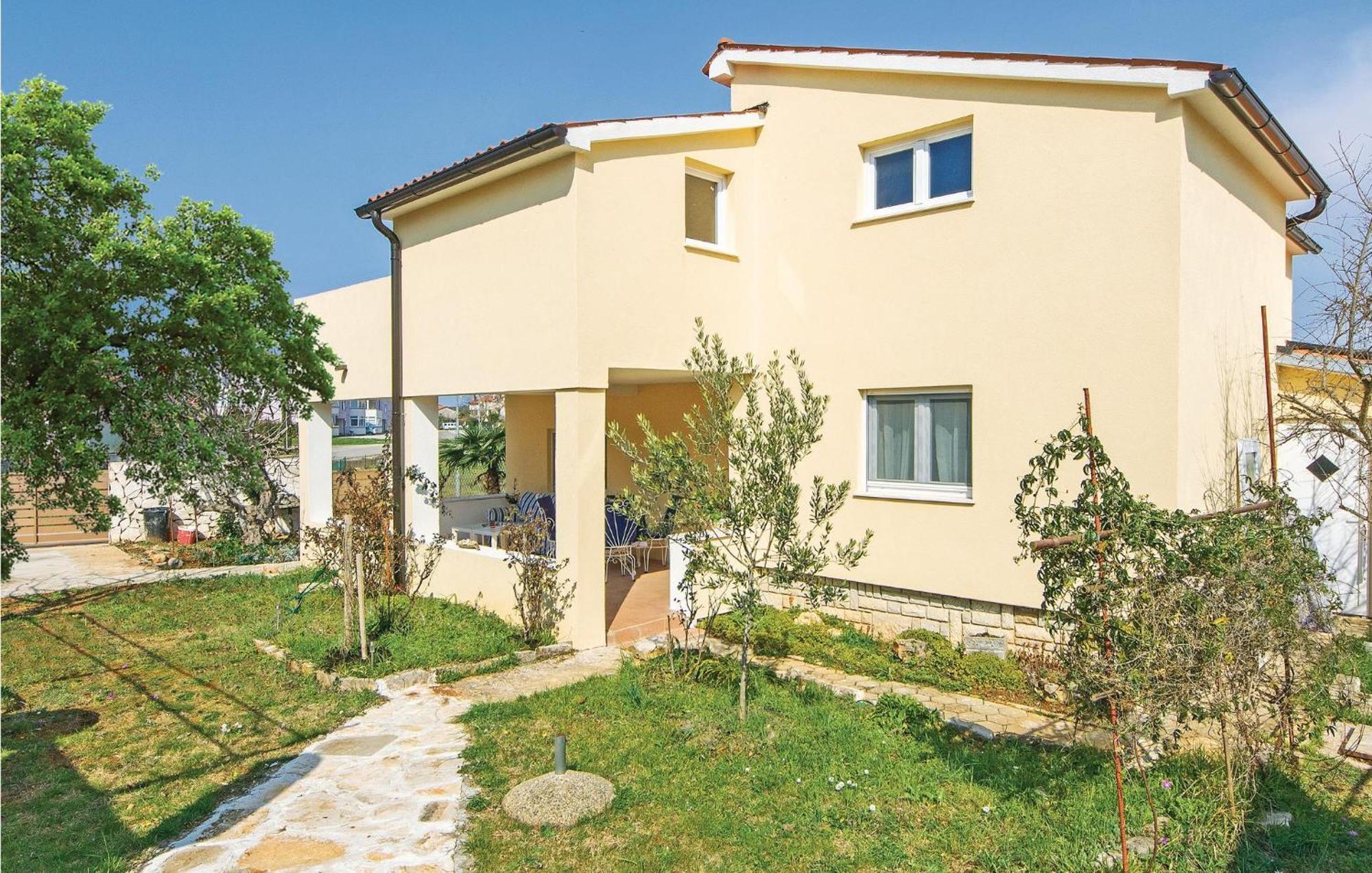 Awesome Apartment In Fazana With Wifi Dış mekan fotoğraf